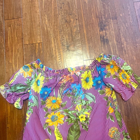 Off or on the shoulder blouse in pink multi color fabric Size XL - Picture 4 of 6